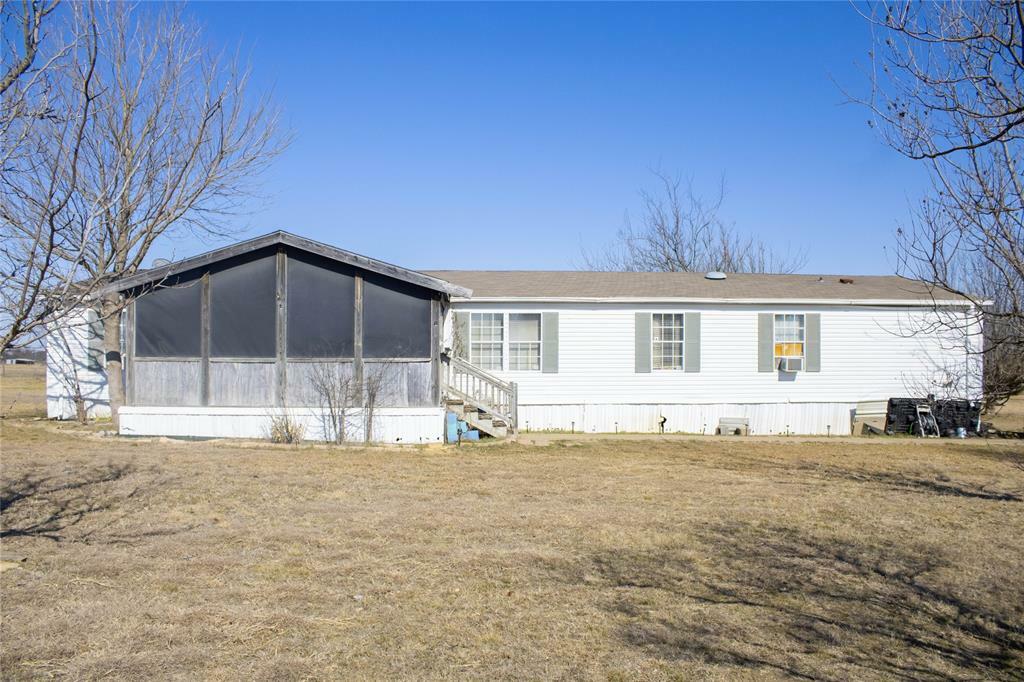 Property Photo: 8120 Dewdrop Court TX 76009