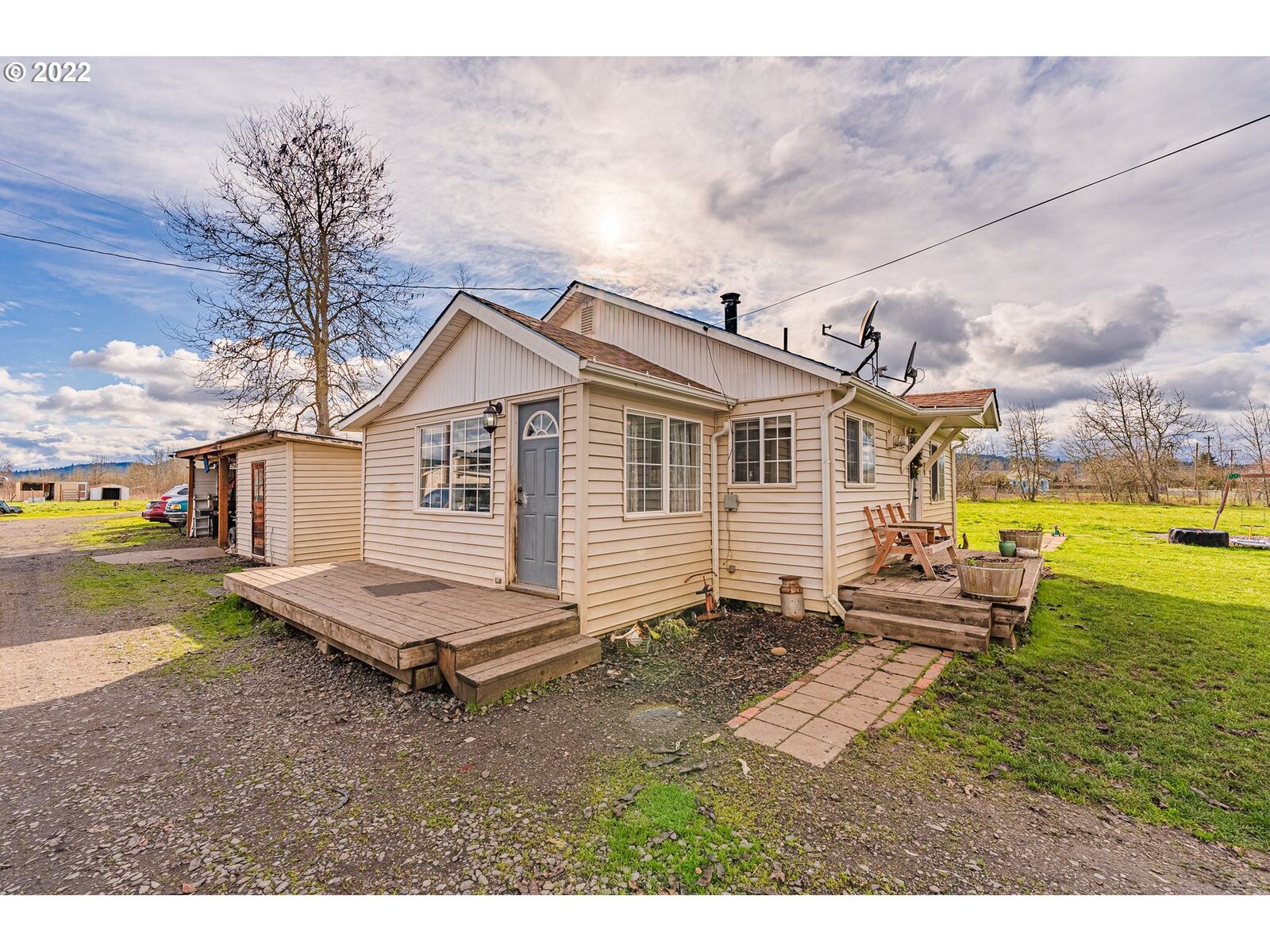 Property Photo:  33112 Camas Swale Rd  OR 97426 
