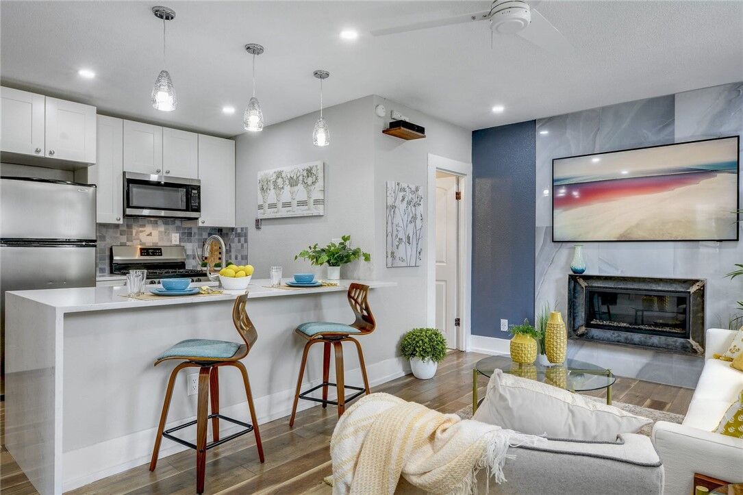 Property Photo:  1217 Taylor Street  TX 78702 