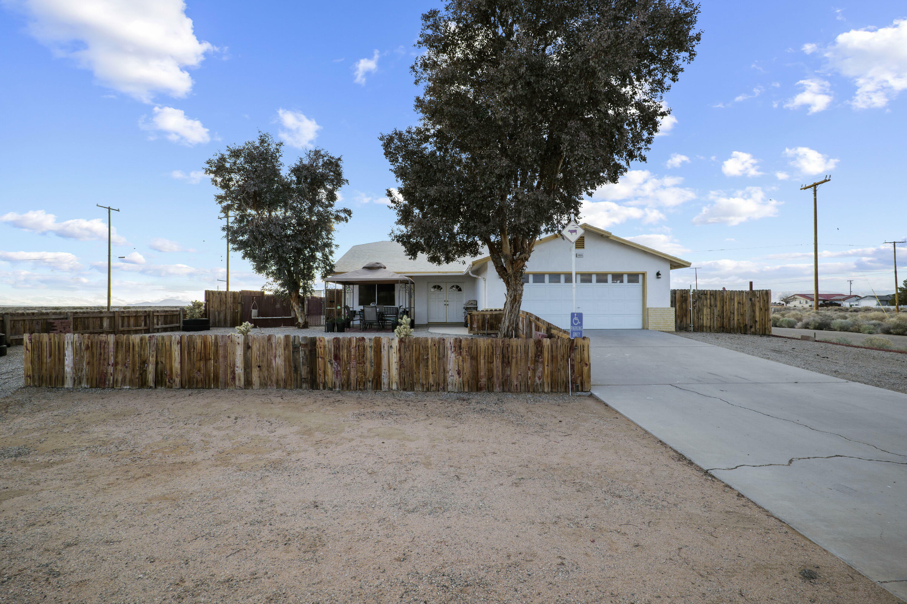 Property Photo:  19321 97th Street  CA 93505 