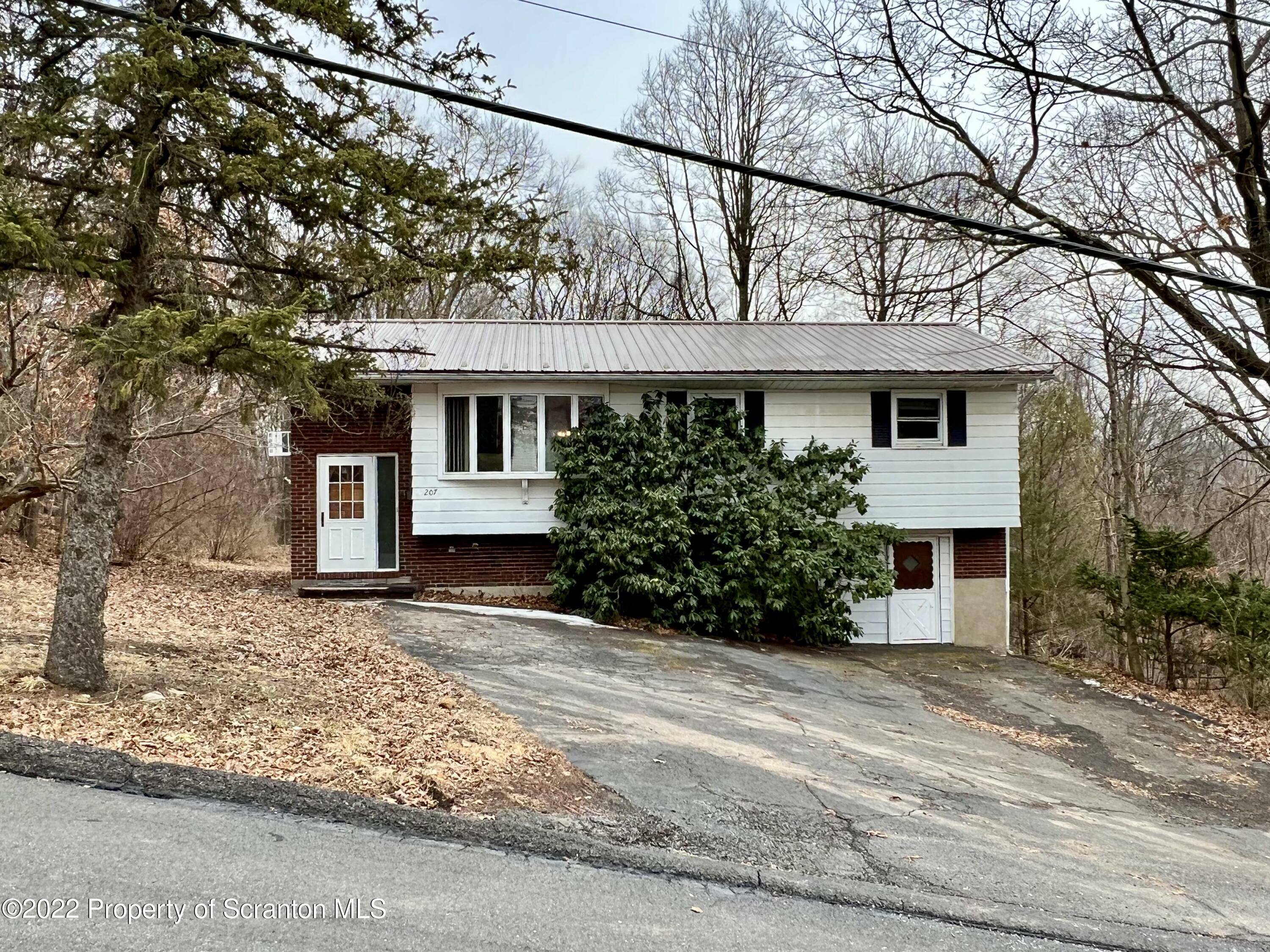 207 Clearview Lane  Peckville PA 18452 photo