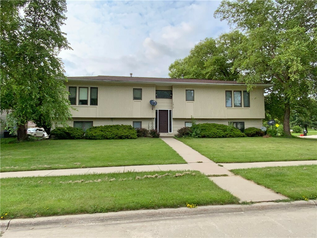 Property Photo:  1610 S 15th Avenue W  IA 50208 