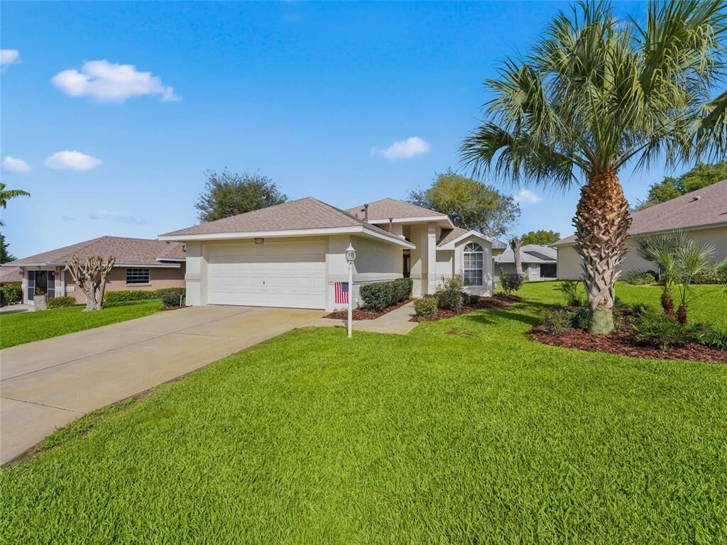 Property Photo:  21129 Braveheart Drive  FL 34748 