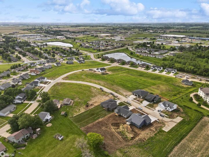 Property Photo:  2626 Knollway Drive  IA 50158 