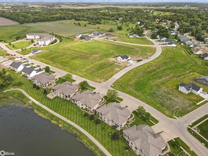 Property Photo:  2606 Knollway Drive  IA 50158 