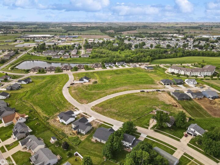 Property Photo:  2606 Knollway Drive  IA 50158 