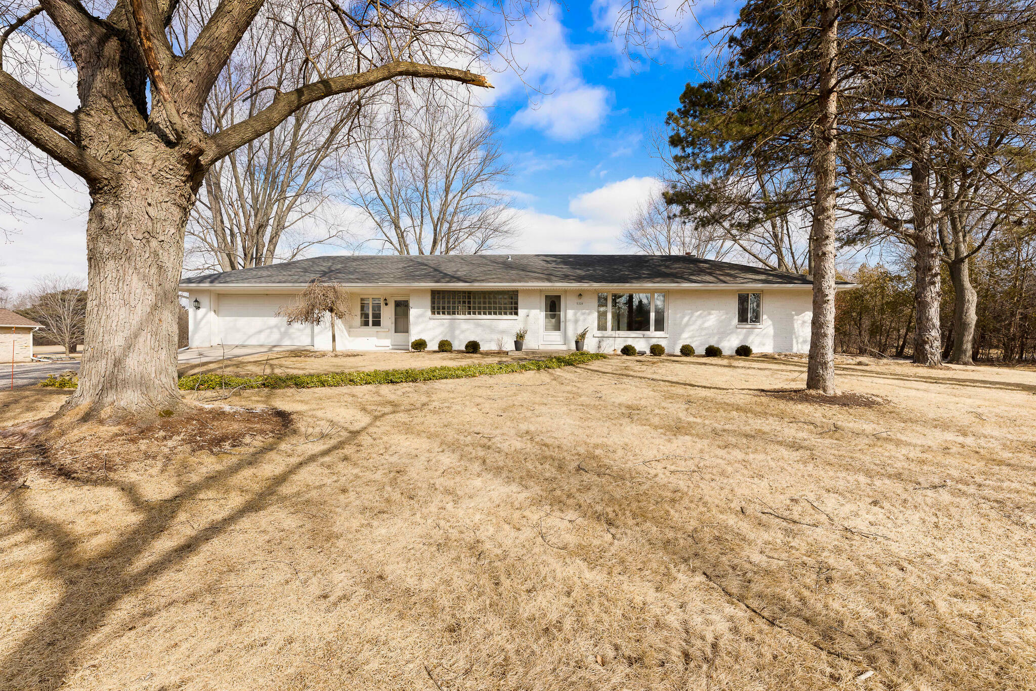 Property Photo:  5326 W Hillcrest Dr  WI 53092 