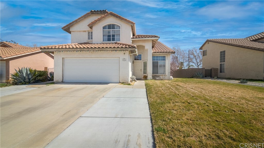 Property Photo:  39762 Tesoro Lane  CA 93551 