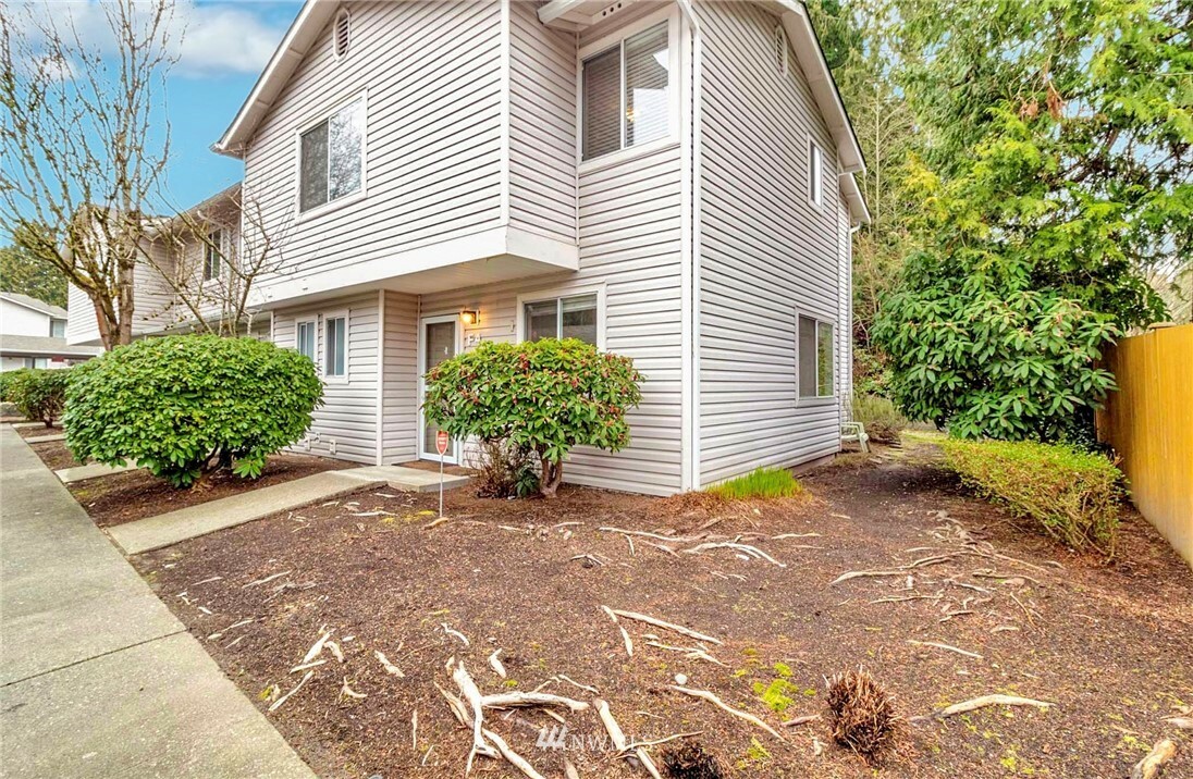 Property Photo:  18910 Bothell Everett Highway F4  WA 98012 