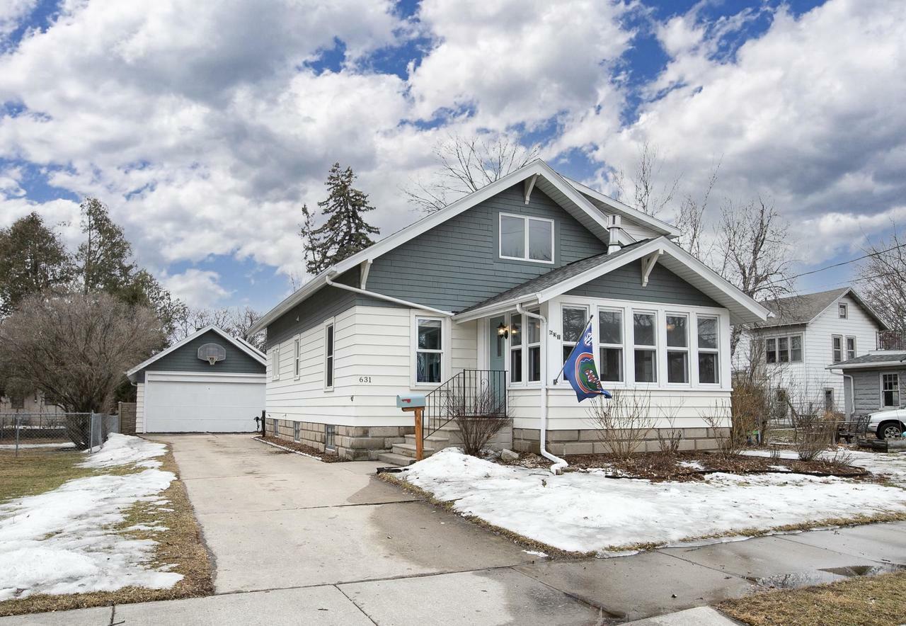 Property Photo:  631 West Summer Street  WI 54911 