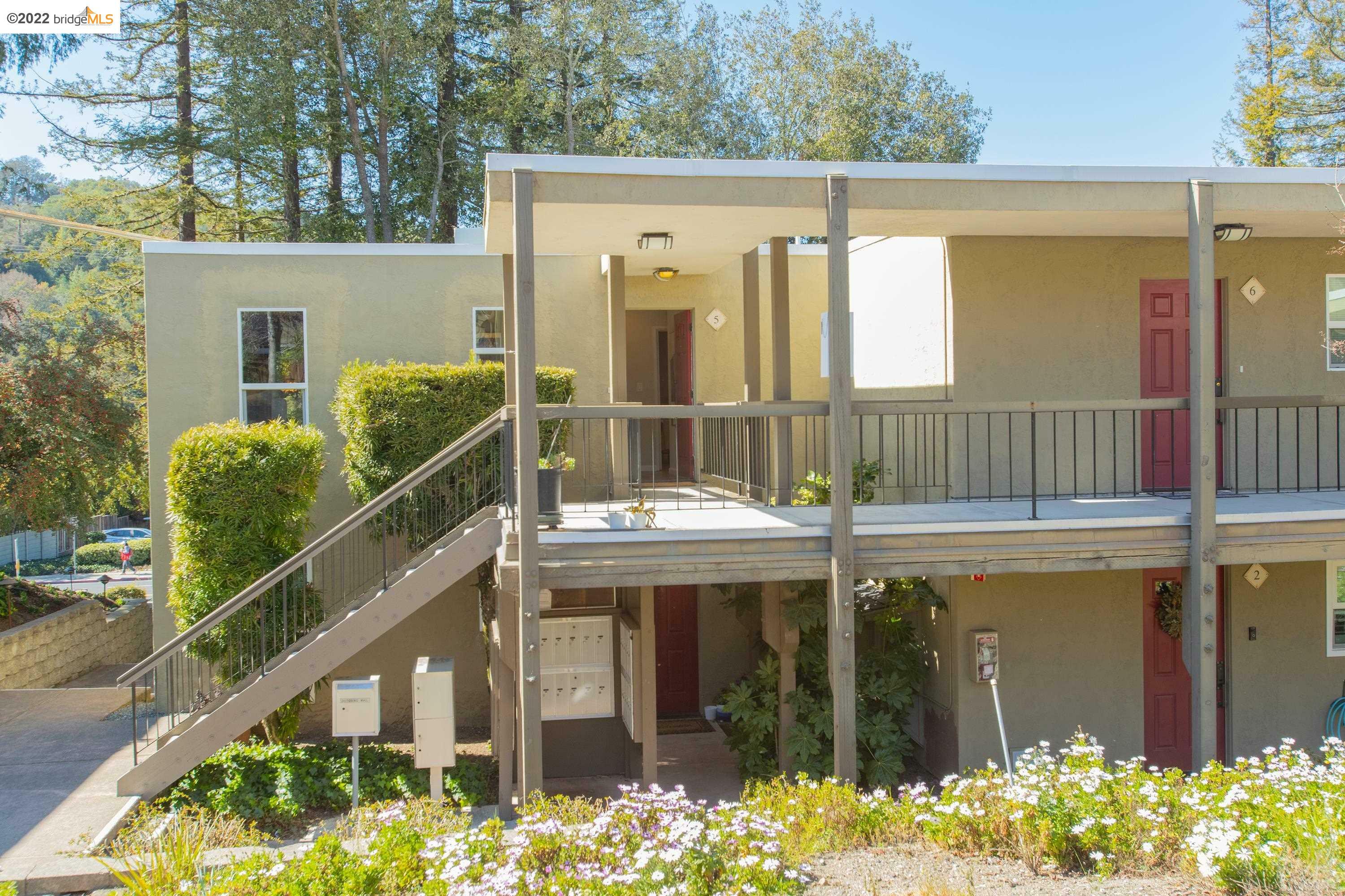 Property Photo:  651 Moraga Rd 5  CA 94556-2259 