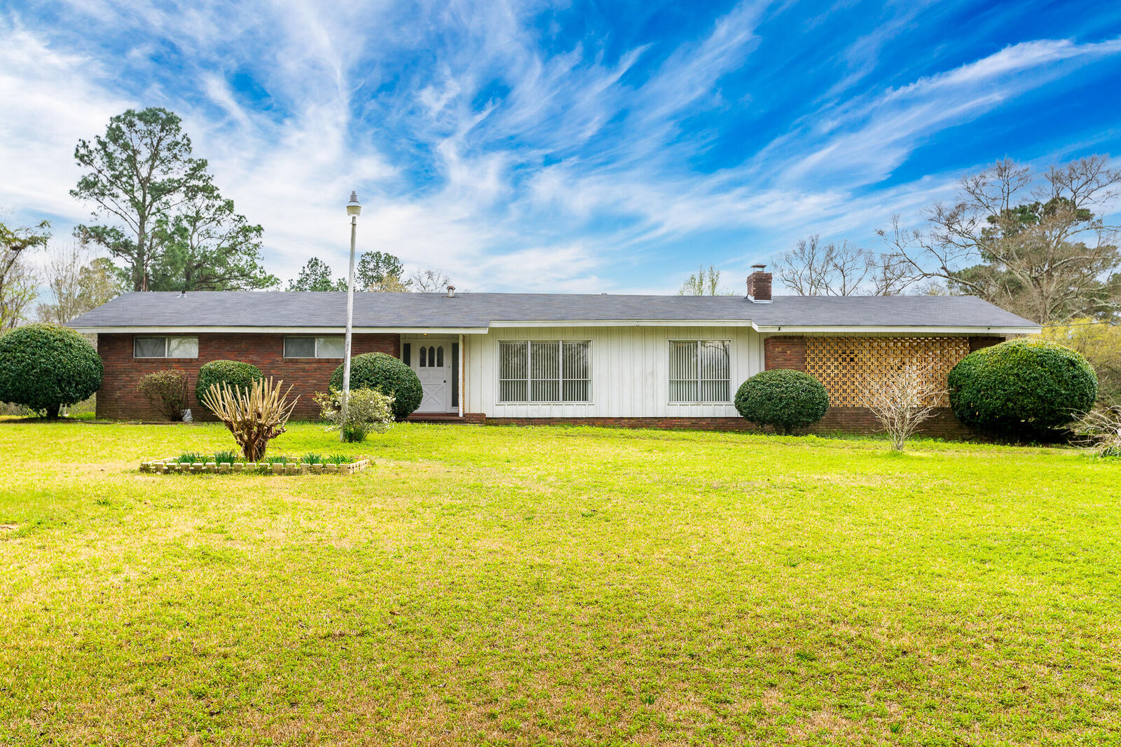 Property Photo:  73 River Road  MS 39401 
