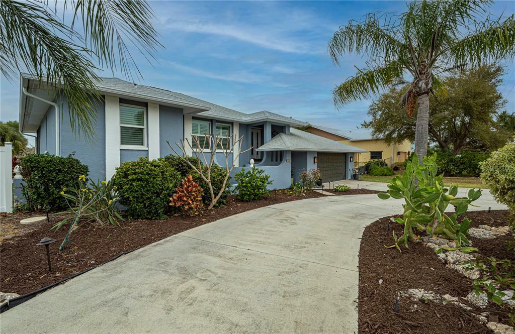 Property Photo: 609 Elba Drive FL 34275