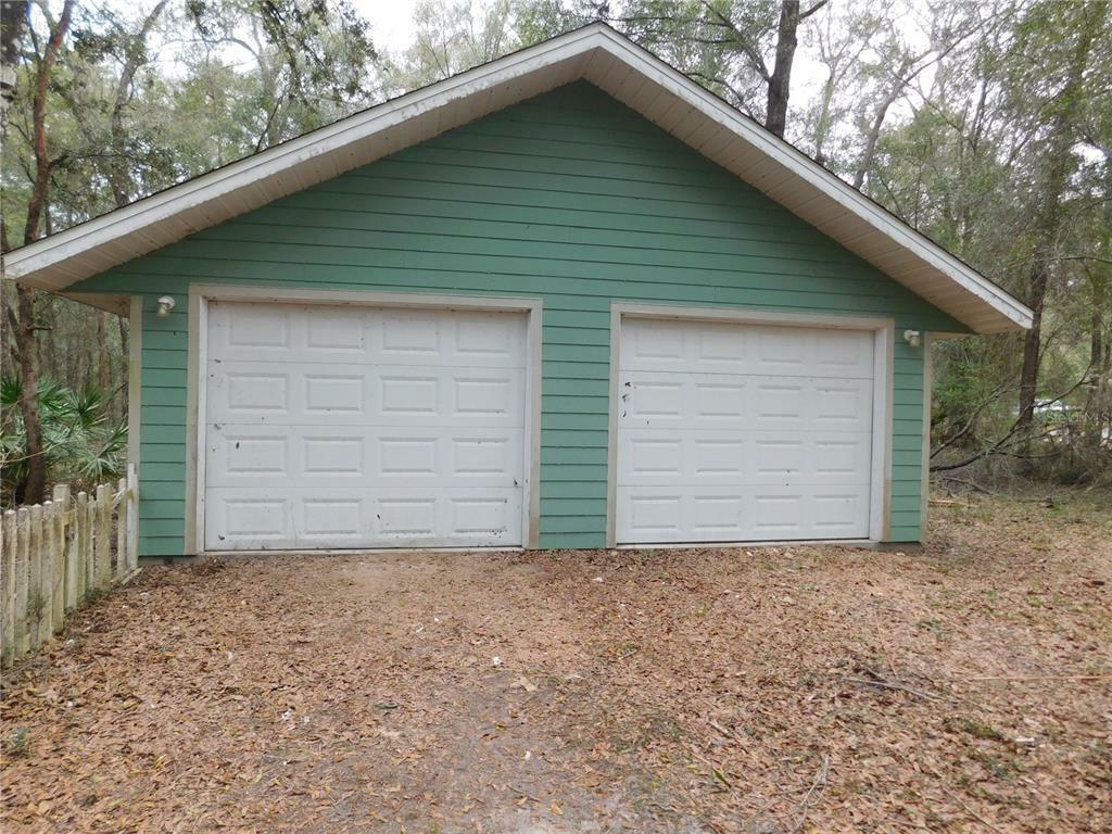 Property Photo:  11251 NE 109th Place  FL 32618 