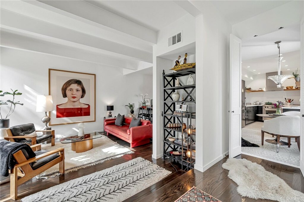 Property Photo: 5657 Azure Way CA 90803