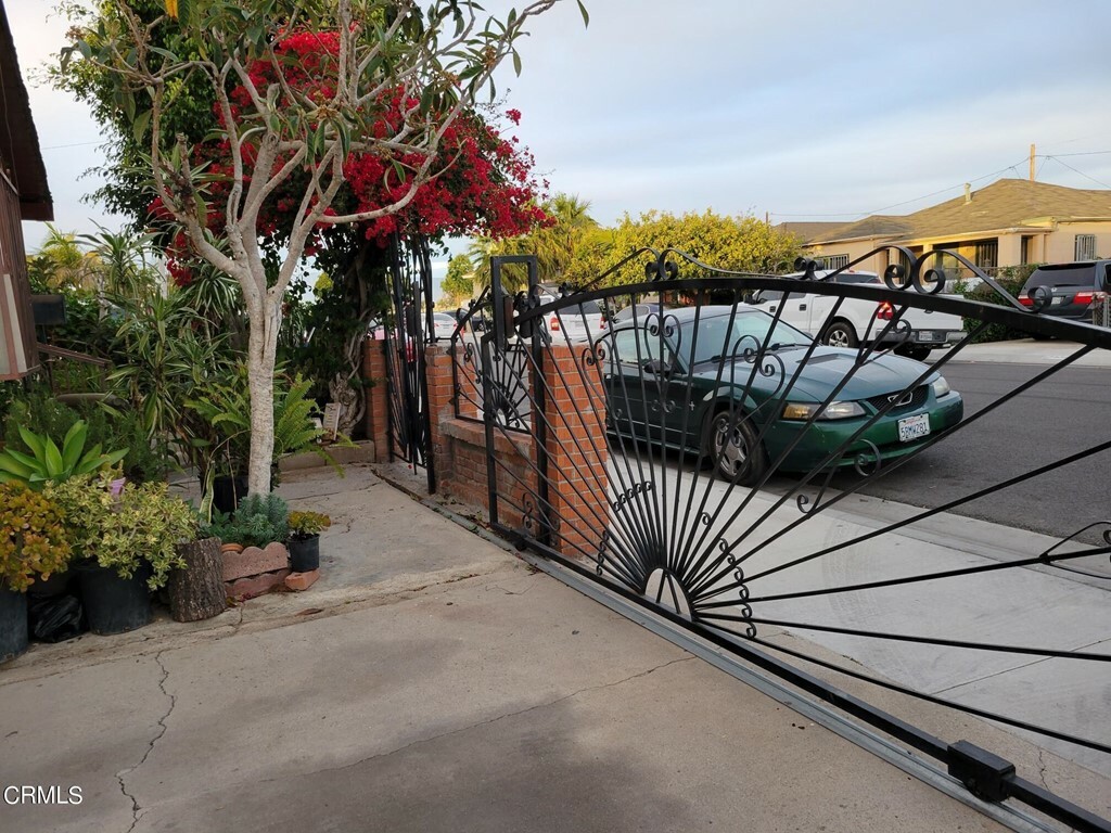 Property Photo:  535 N McKinley Avenue  CA 93030 