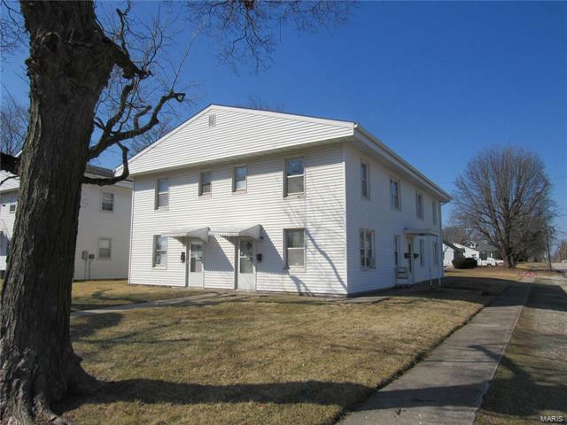 Property Photo: 702 State Highway 109 62052