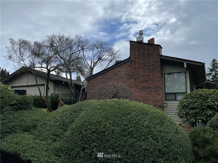 9207 NE 38th Street  Yarrow Point WA 98004 photo