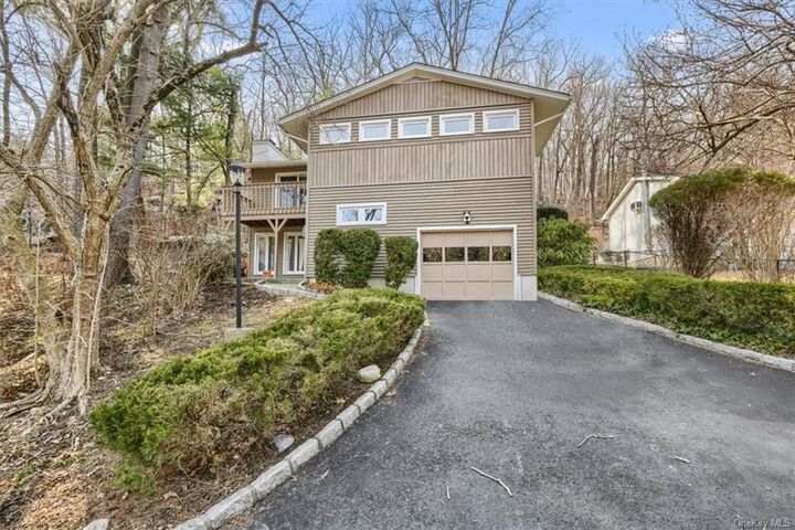 81 Wharton Drive  Cortlandt Manor NY 10567 photo