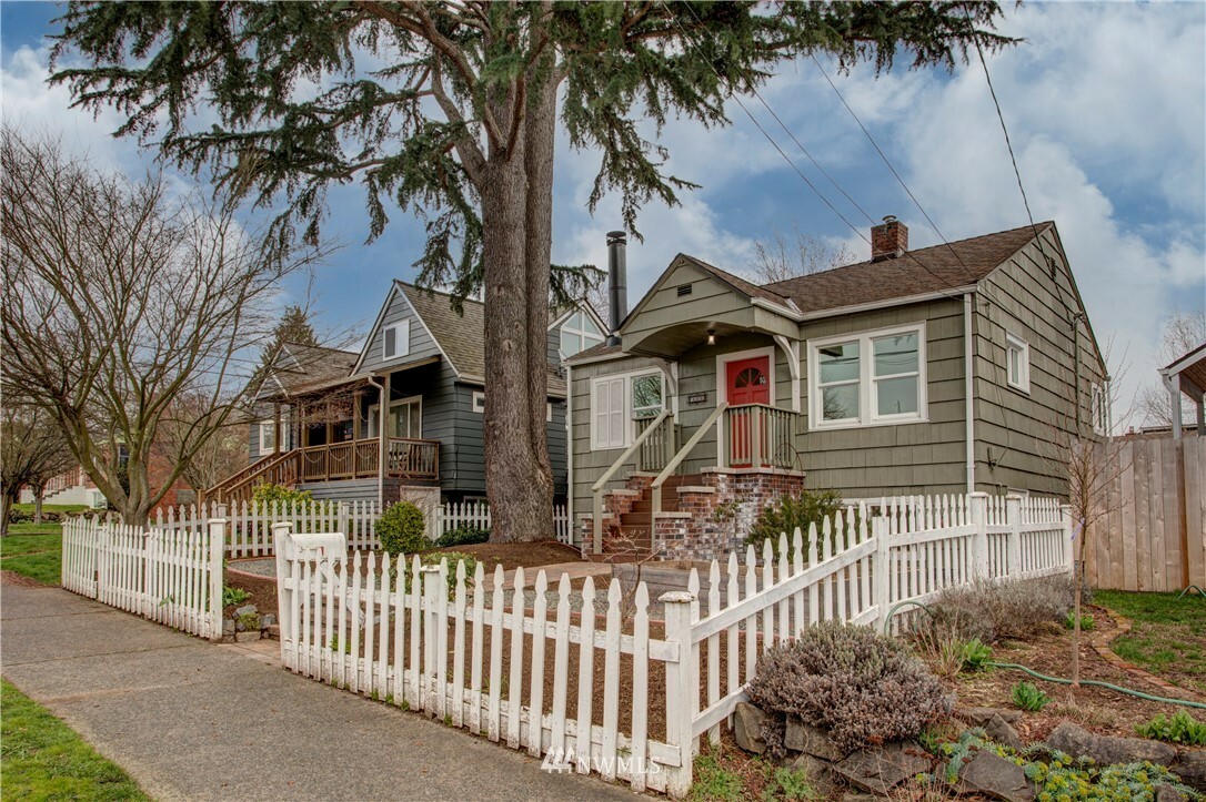 Property Photo:  7352 27th Avenue NW  WA 98117 