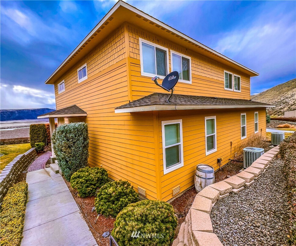 Property Photo: 9122 Pheasant Hill Lane NW C74 WA 98848