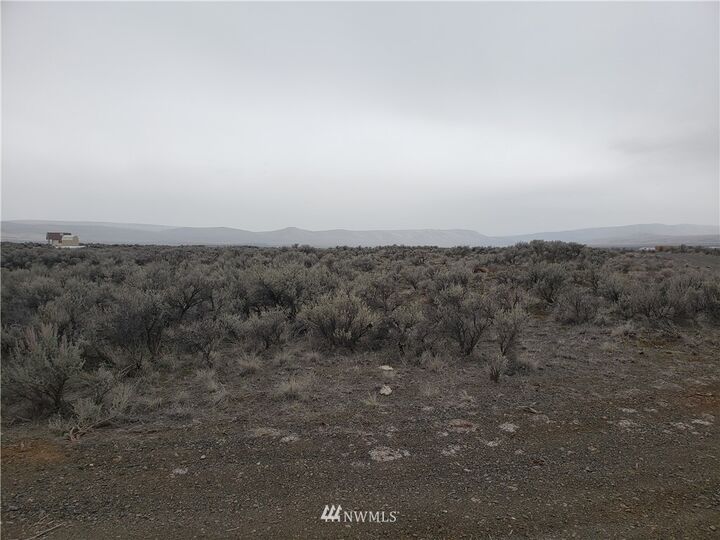 Property Photo:  0 Lot 14 Diamondback Drive  WA 98823 
