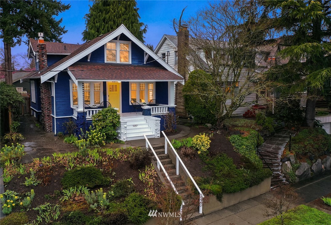 Property Photo: 4747 Latona Avenue NE WA 98105