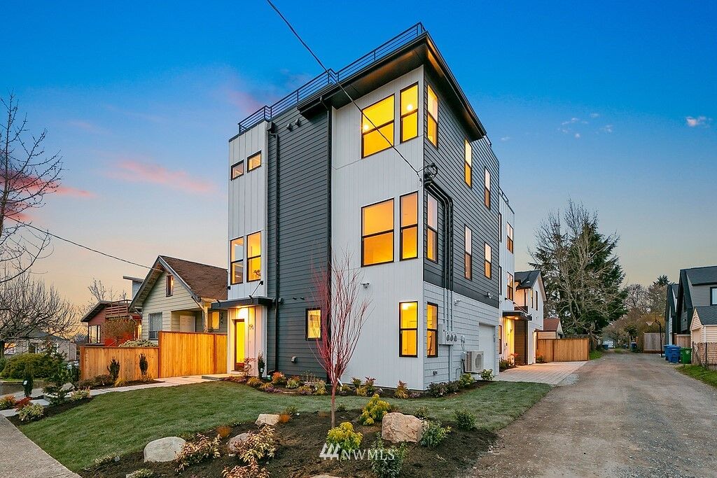 Property Photo:  310 NE 85th Street A  WA 98115 