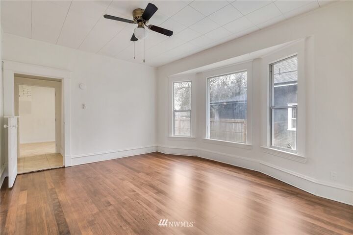 Property Photo:  1909  McDougall Avenue  WA 98201 