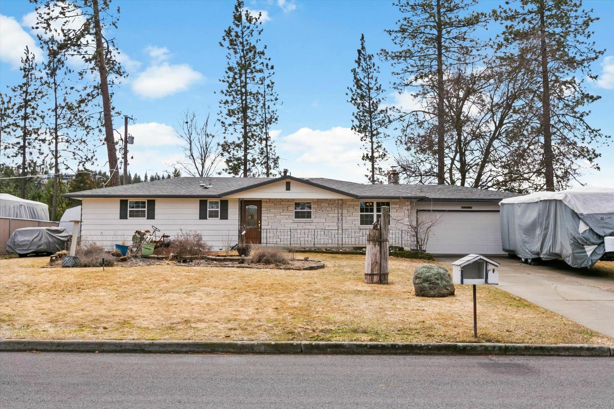 Property Photo:  804 E Brentwood Dr  WA 99208 