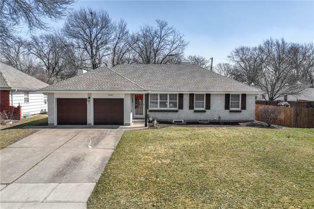 Property Photo: 10907 Elmwood Drive MO 64137
