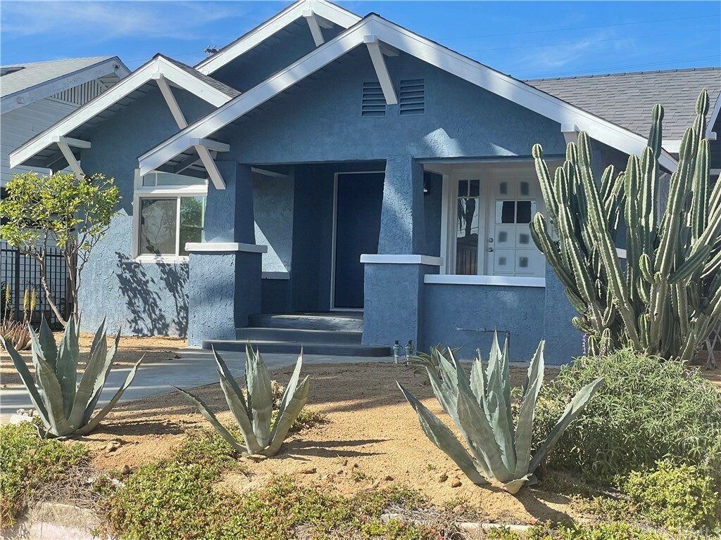 Property Photo:  1301 W 52nd Street  CA 90037 