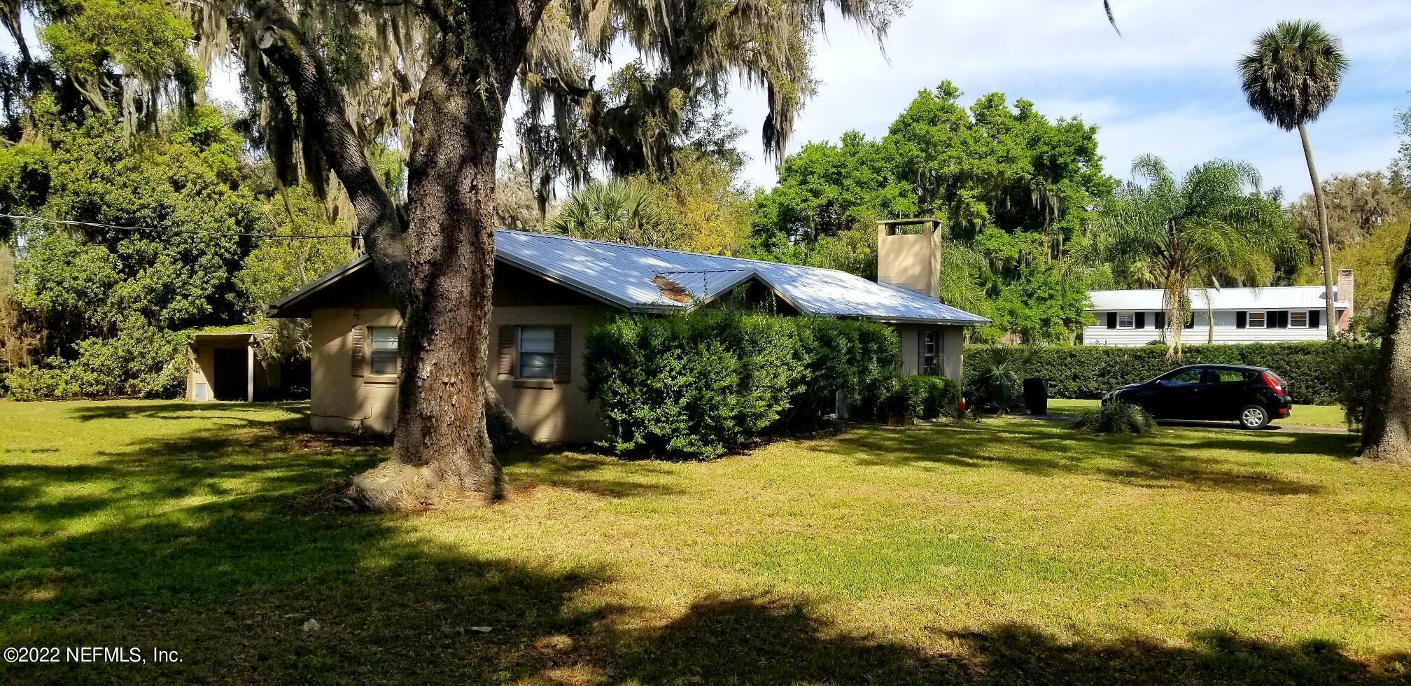 Property Photo: 402 Spruce Street FL 32112