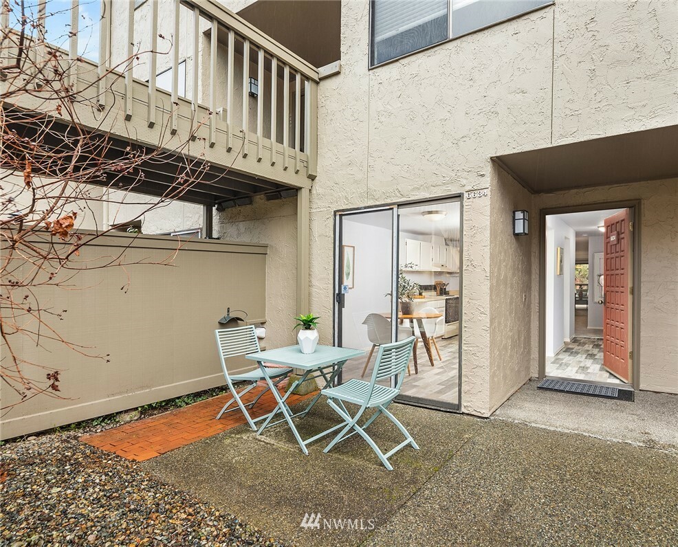 Property Photo:  6634 Park Point Way NE #D108  WA 98115 