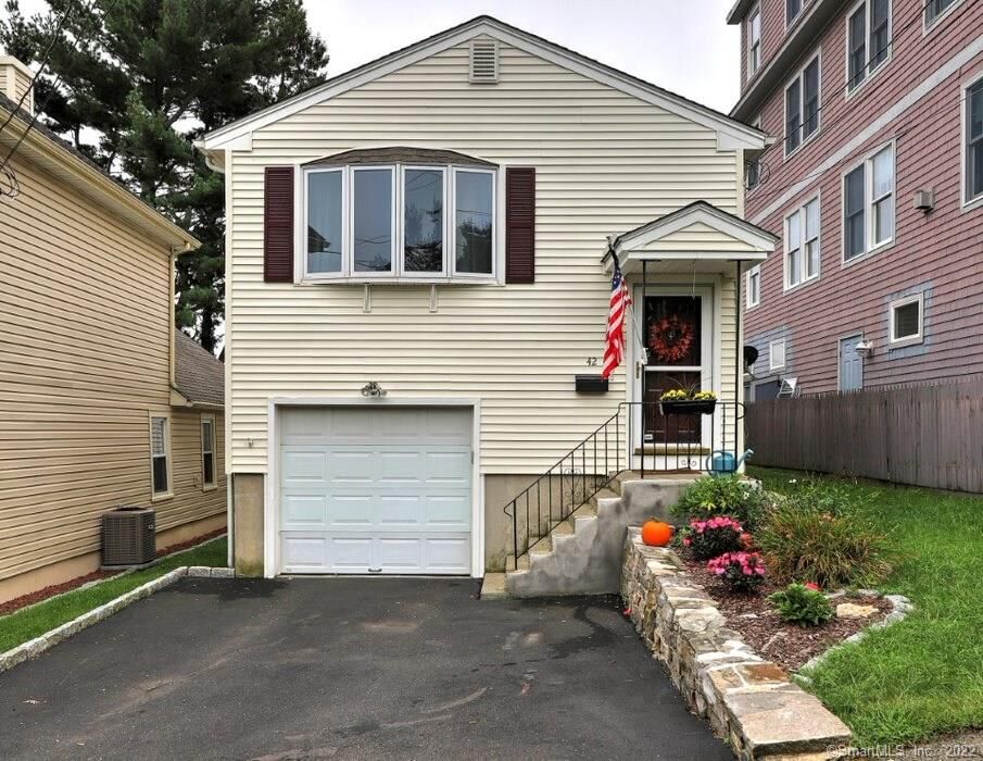 Property Photo:  42 Soundview Avenue  CT 06460 