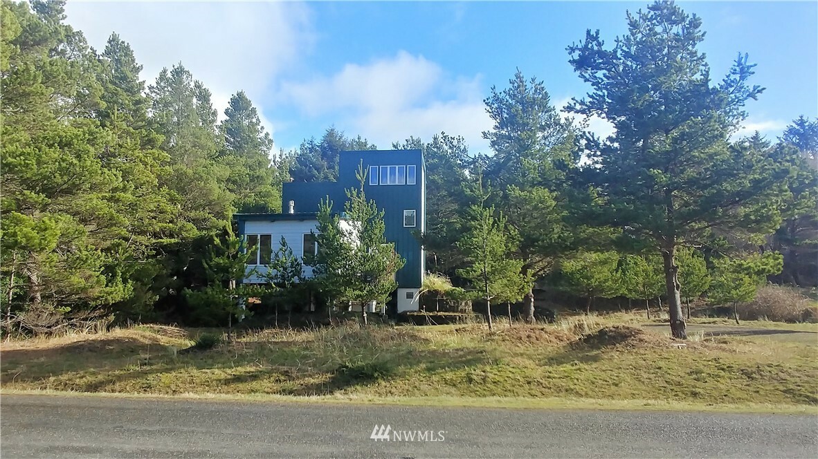 Property Photo:  390 S Surf  WA 98595 