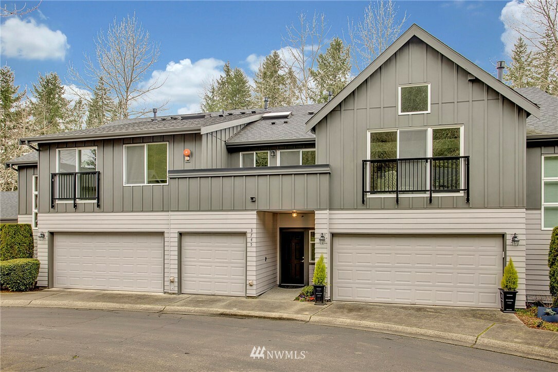 Property Photo:  3745 257th Avenue SE 6-5  WA 98029 