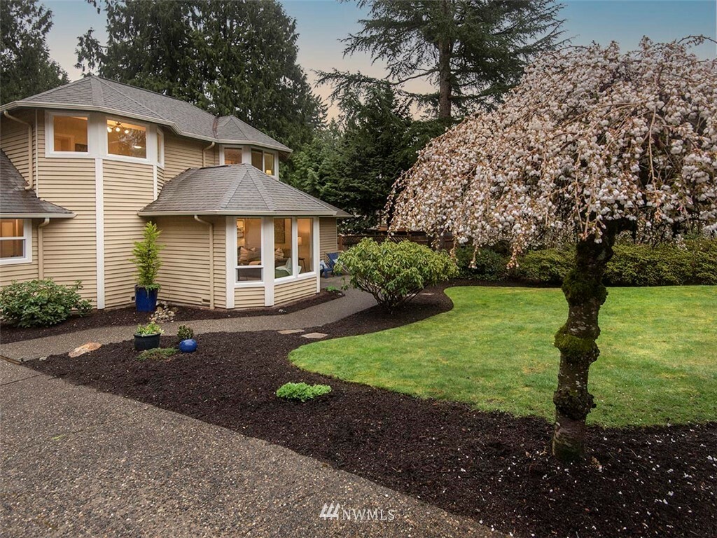 Property Photo:  129 200th Place SE  WA 98012 