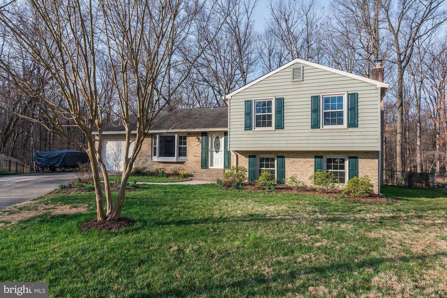 Property Photo:  3304 Oak Run Court  VA 22042 