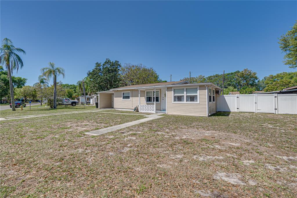 Property Photo: 6816 13th Street N FL 33702