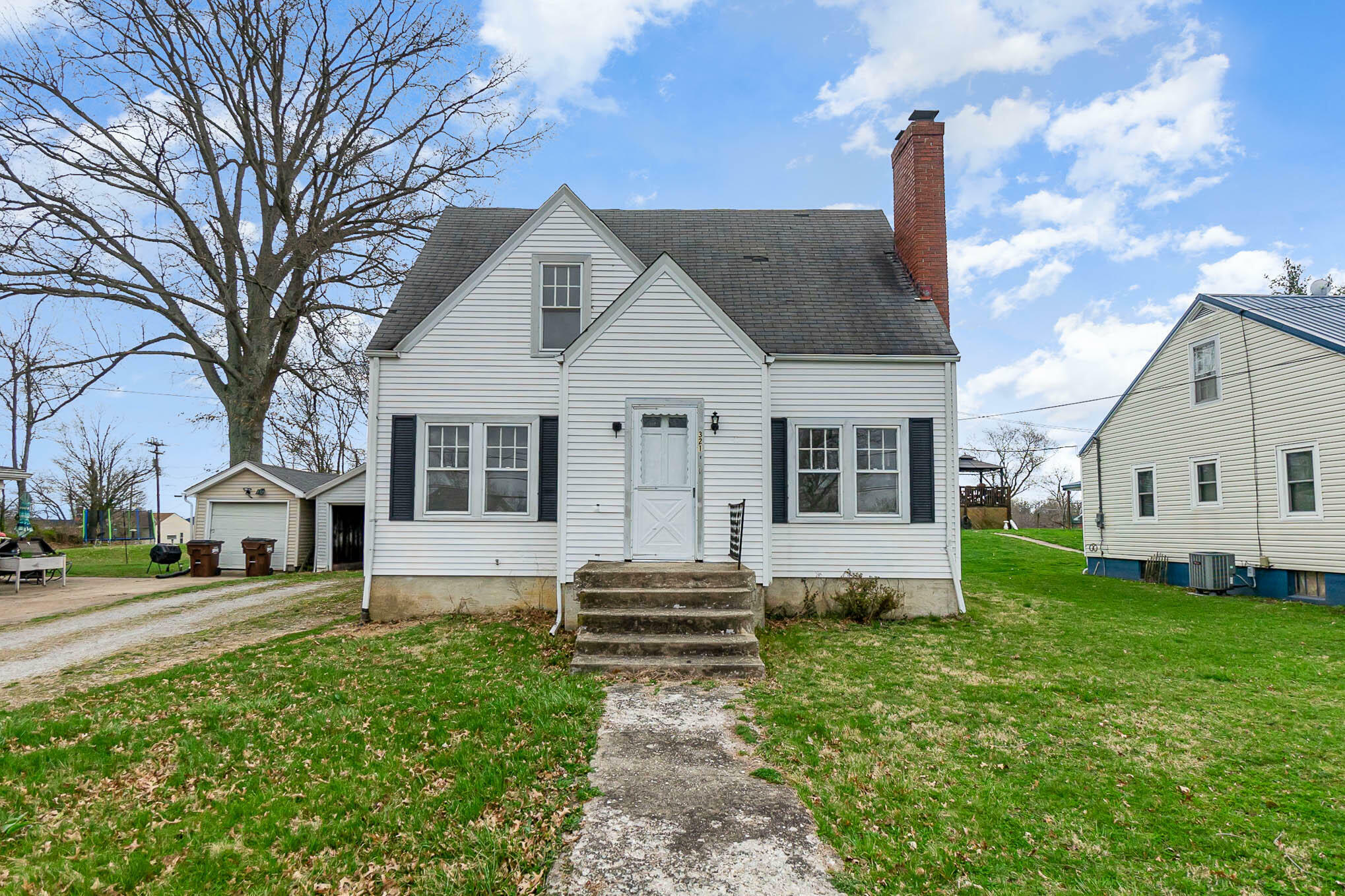 Property Photo:  321 Roland Avenue  KY 40359 