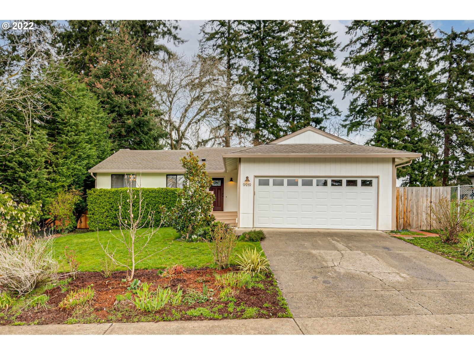 Property Photo: 9919 NW 3rd Ct WA 98685