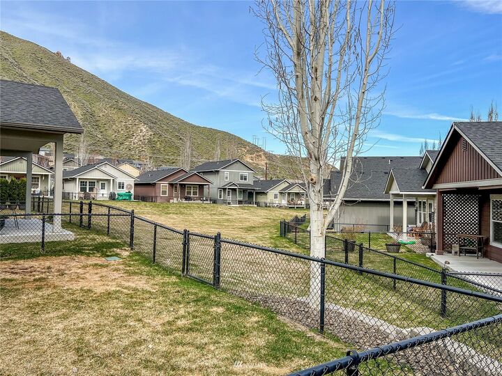 Property Photo:  280 Saddlehorn Lane  WA 98801 