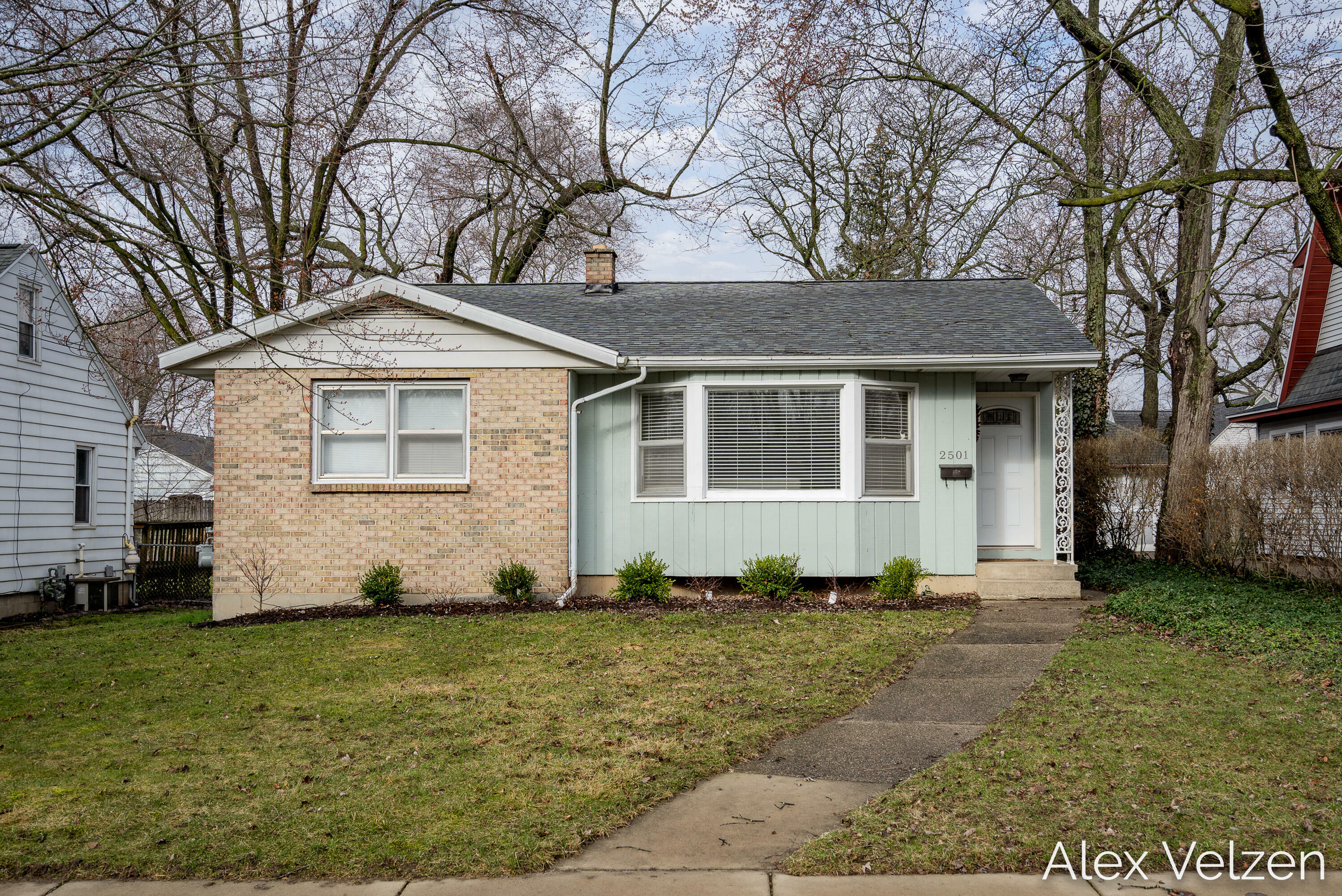 Property Photo:  2501 Avon Avenue SW  MI 49519 