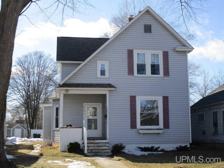 616 S 11th  Escanaba MI 49829 photo