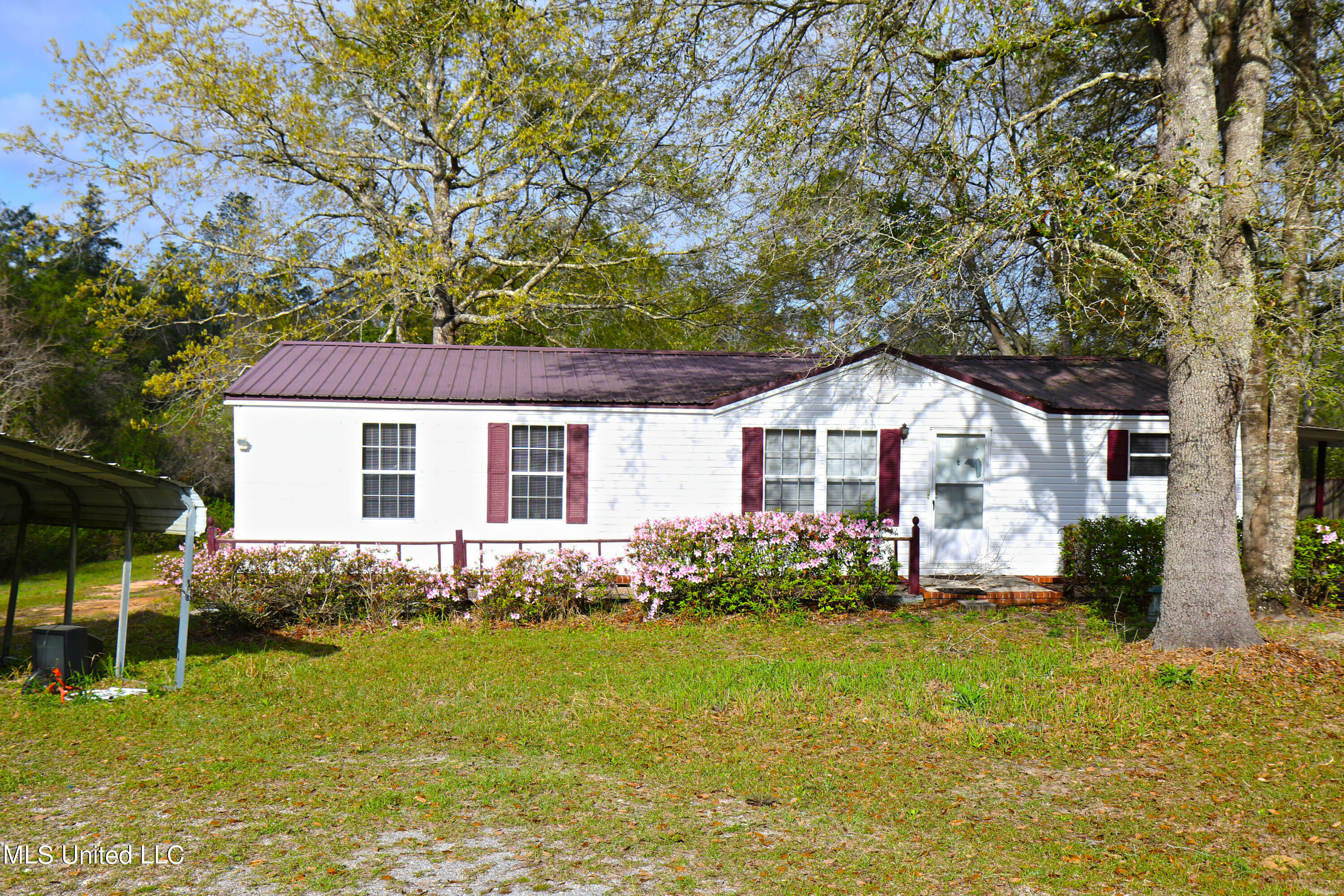 22325 Ellis Hamilton Road  Moss Point MS 39562 photo