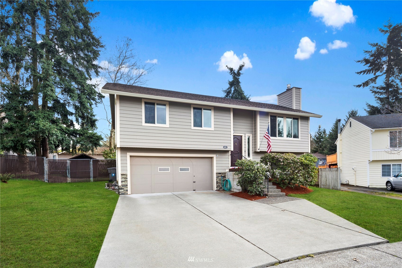 Property Photo:  451 NE Edmonds Court  WA 98056 