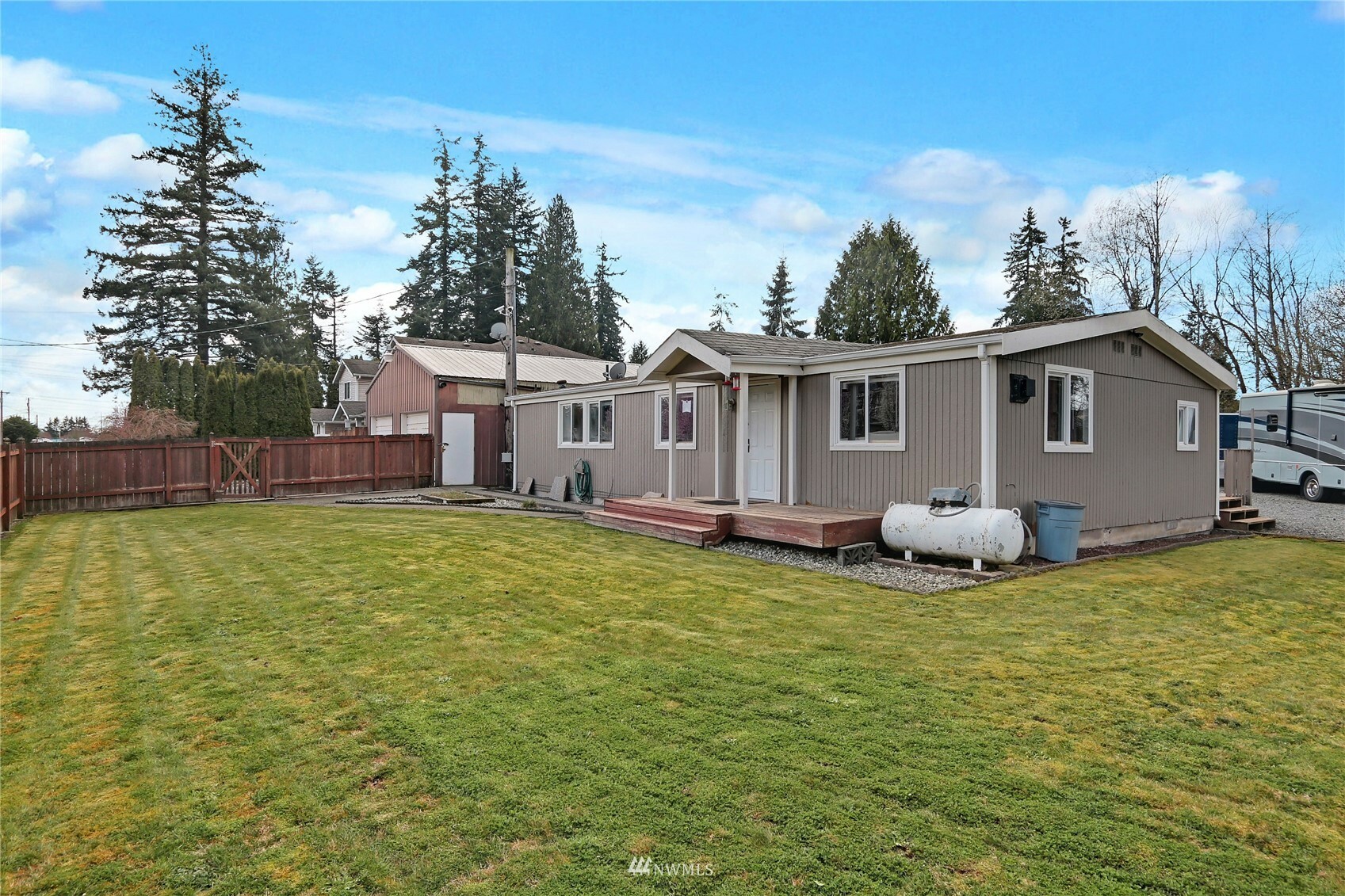 Property Photo: 10524 13th Avenue W WA 98204