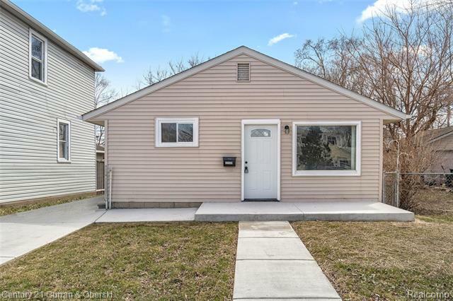 Property Photo:  17566 Flora Street  MI 48122 