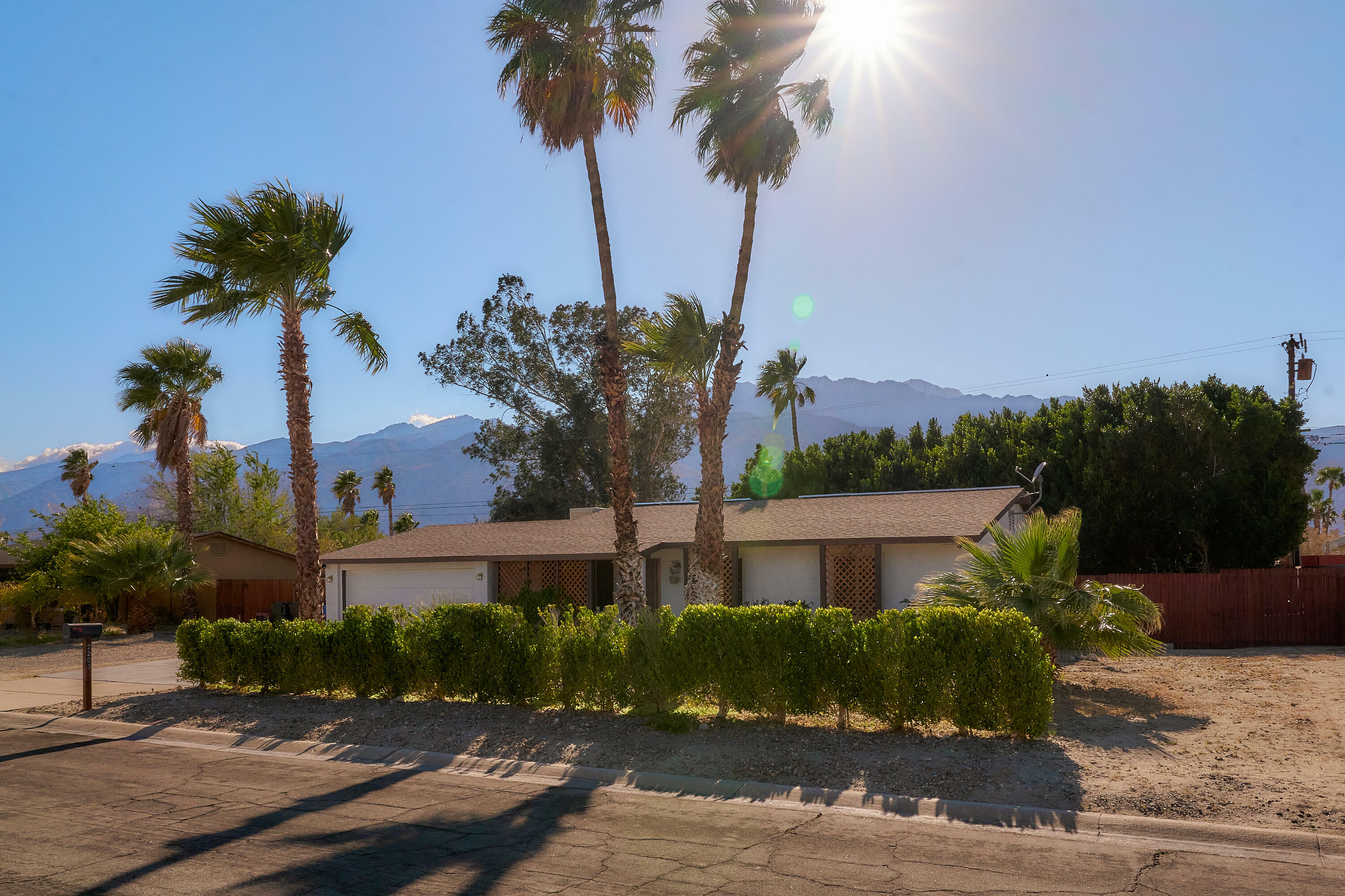 Property Photo:  2203 W Acacia Road  CA 92262 